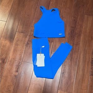 Bombshell inspired seamless set in electric blue top sz L/Xl bottoms M